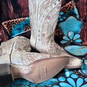 Women’s Corral Floral Embroidery Boots